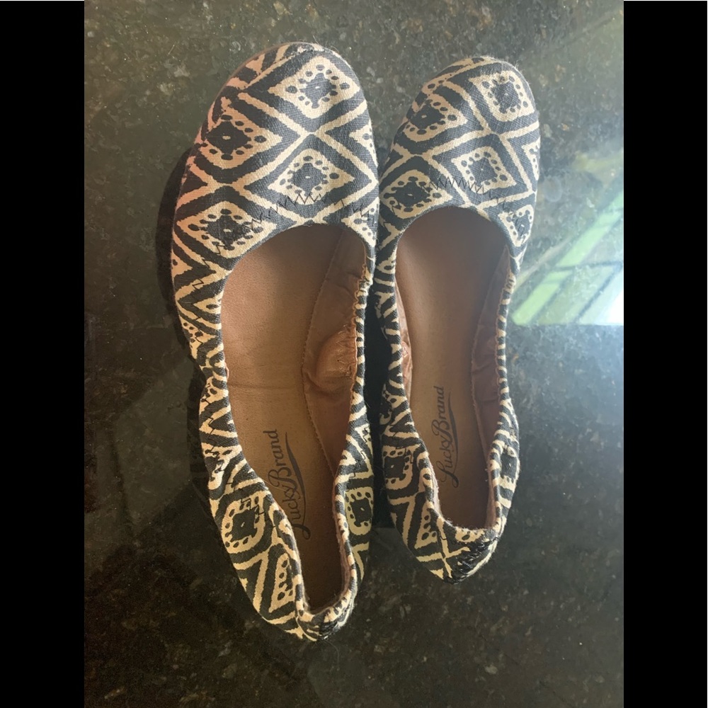Lucky Brand black & white Aztec print cotton flats